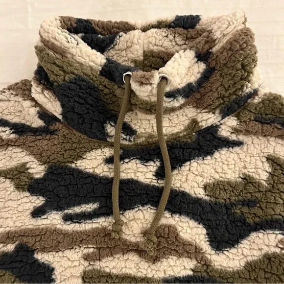 Wild Fable Camo Sherpa Pullover - Picture 3 of 5